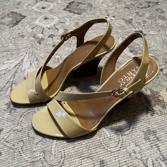 Franco Sarto Ivory/Beige Strappy Sandals Wedge Heel Size 7 - Picture 4 of 7